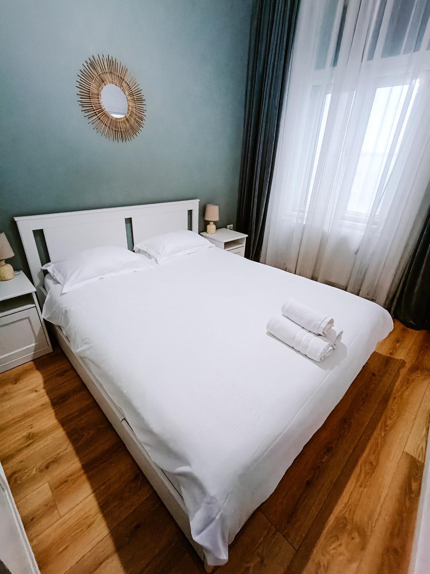 Fly Residence Arad Luaran gambar